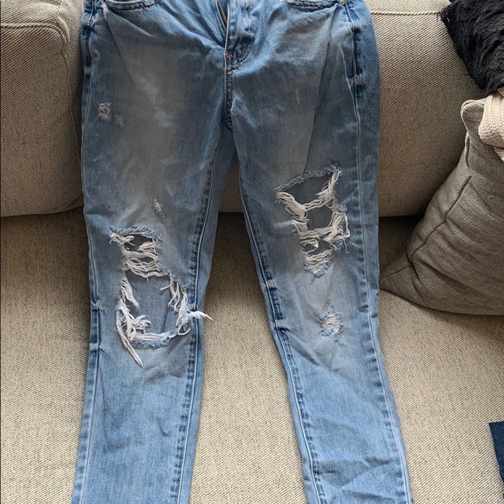 Ripped light wash boyfriend Jeans